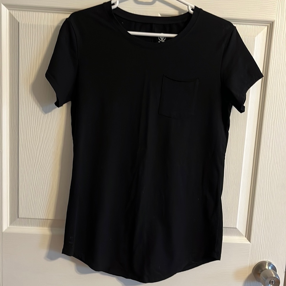Alpha Forward Women’s Scoop Tee, Black, Size M